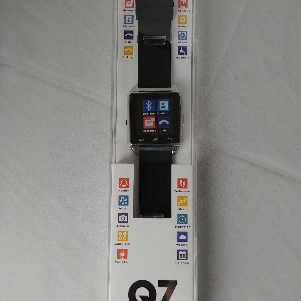 Q7 Smart Watch - Picture 2 of 3